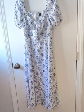 Women’s White and Blue Floral Midi Dress